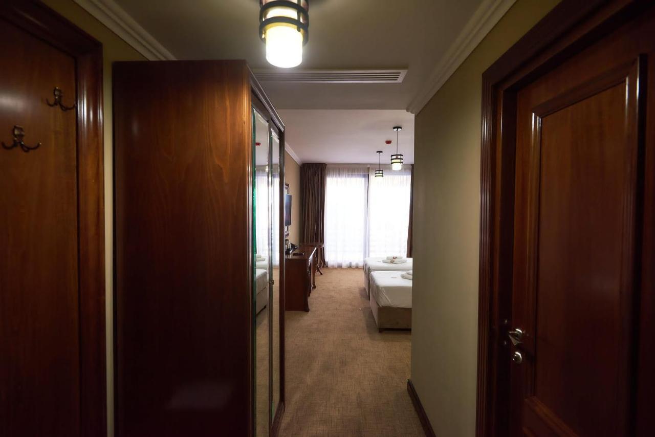 Hotel Adriano Brăila Exterior foto